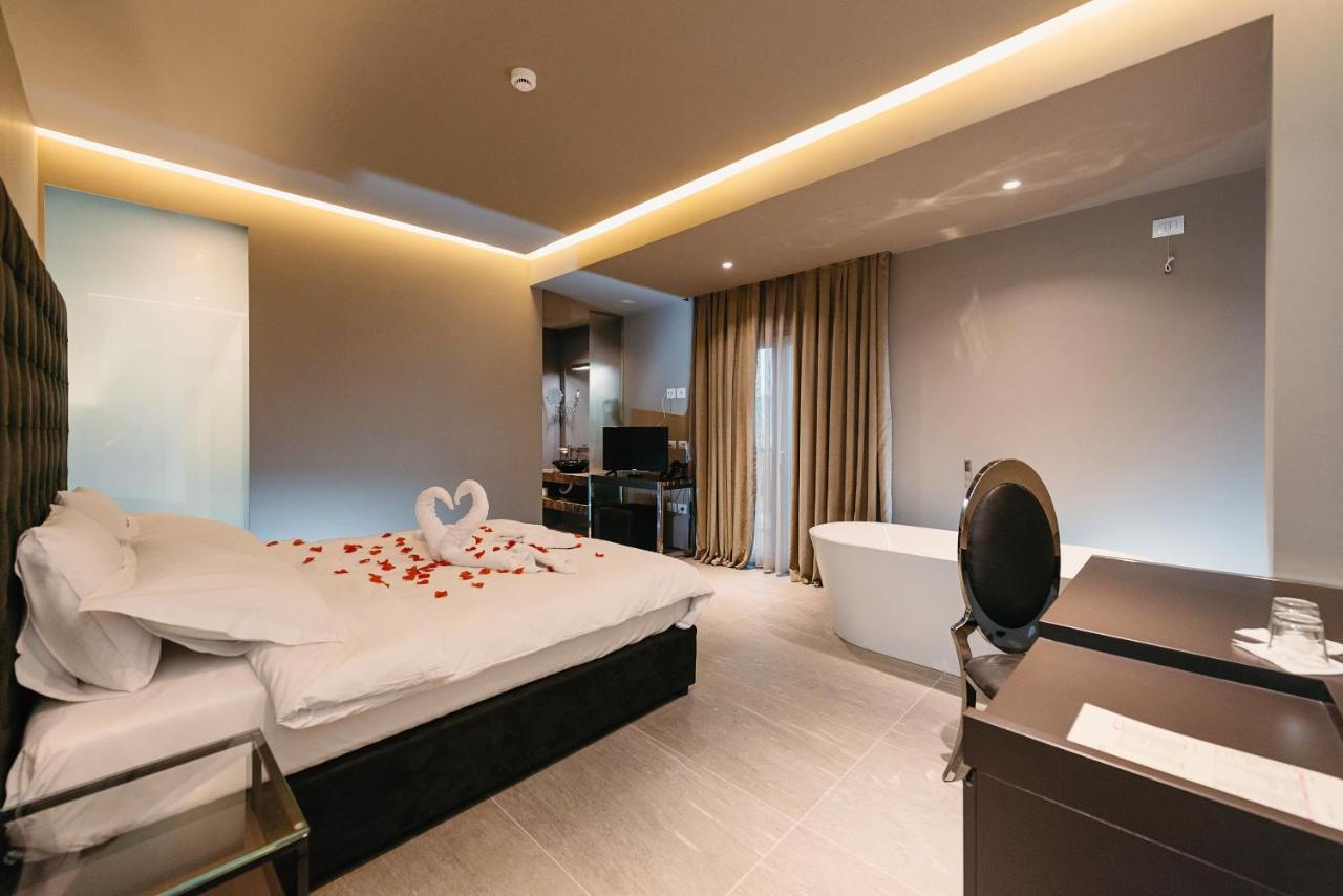 Hotel Egnatia Bërxull Buitenkant foto