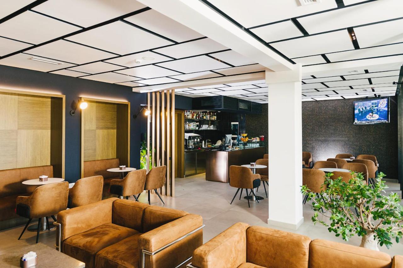 Hotel Egnatia Bërxull Buitenkant foto